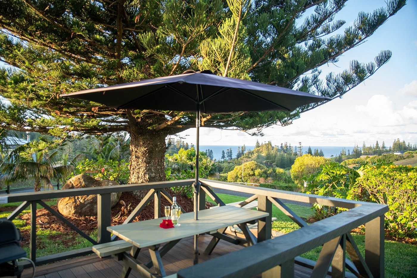 Cascade Garden apartments and grounds